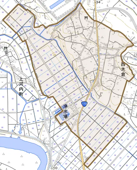 西木倉とその周辺の地図。町の範囲を重ねている