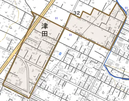 津田とその周辺の地図。町の範囲を重ねている