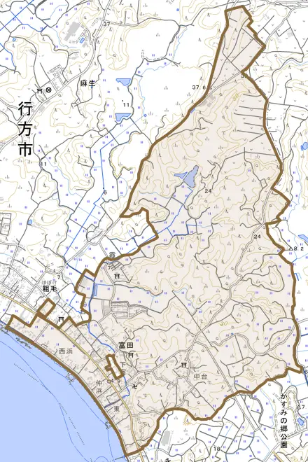 富田とその周辺の地図。町の範囲を重ねている