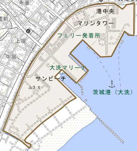 港中央とその周辺の地図。町の範囲を重ねている