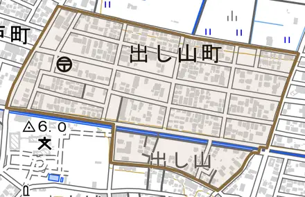 出し山町とその周辺の地図。町の範囲を重ねている