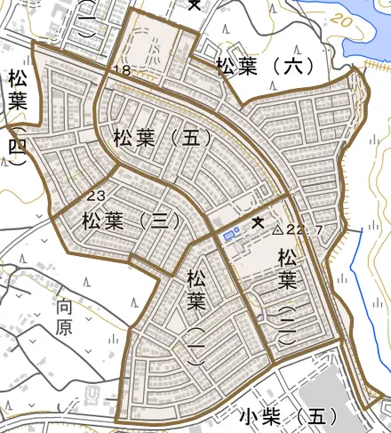 松葉とその周辺の地図。町の範囲を重ねている
