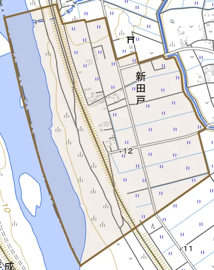 大字新田戸とその周辺の地図。町の範囲を重ねている