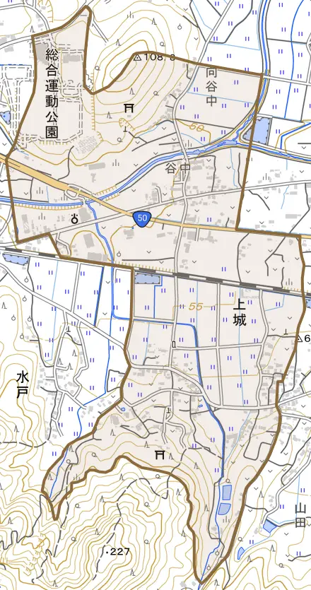 上城とその周辺の地図。町の範囲を重ねている