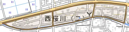 西桜川とその周辺の地図。町の範囲を重ねている