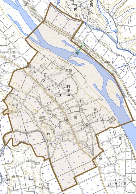 大字阿波山とその周辺の地図。町の範囲を重ねている