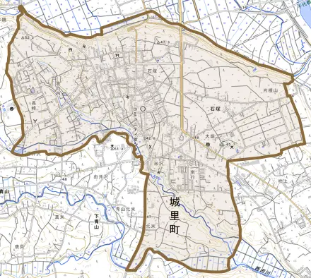 大字石塚とその周辺の地図。町の範囲を重ねている