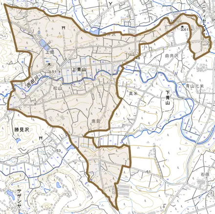 大字上青山とその周辺の地図。町の範囲を重ねている