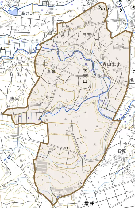 大字下青山とその周辺の地図。町の範囲を重ねている