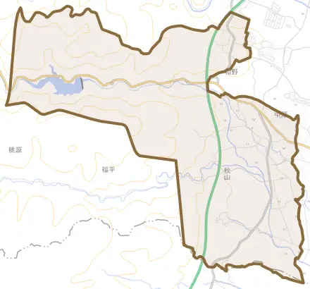 大字秋山とその周辺の地図。町の範囲を重ねている