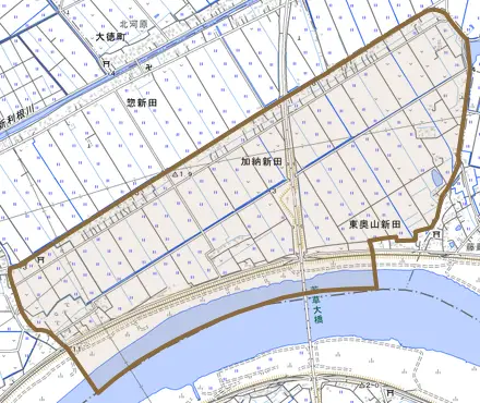 大字加納新田とその周辺の地図。町の範囲を重ねている