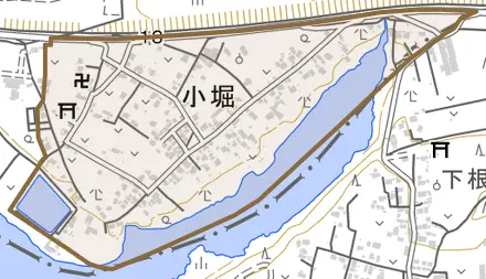 小堀とその周辺の地図。町の範囲を重ねている