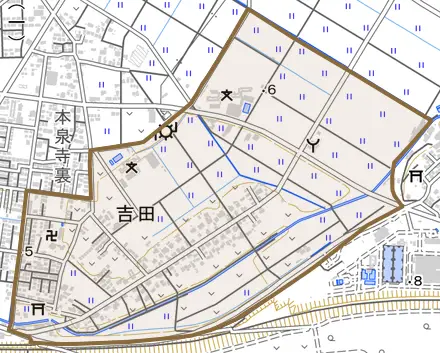 吉田とその周辺の地図。町の範囲を重ねている