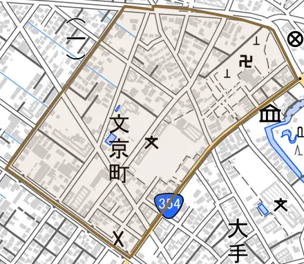 文京町とその周辺の地図。町の範囲を重ねている