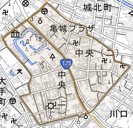 中央とその周辺の地図。町の範囲を重ねている