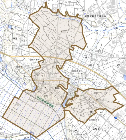 藤沢とその周辺の地図。町の範囲を重ねている