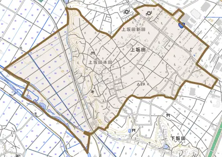 上坂田とその周辺の地図。町の範囲を重ねている