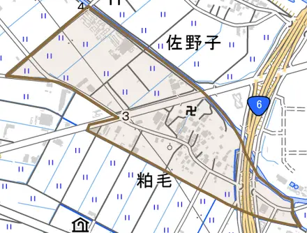 粕毛とその周辺の地図。町の範囲を重ねている