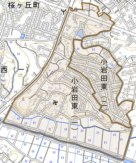 小岩田東とその周辺の地図。町の範囲を重ねている