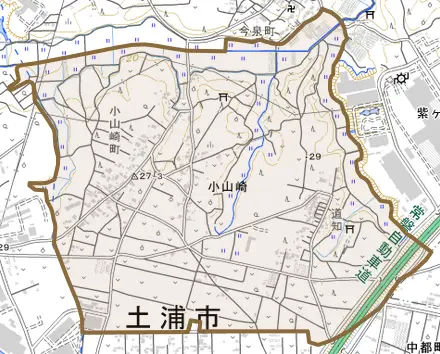 小山崎とその周辺の地図。町の範囲を重ねている