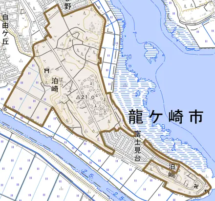 泊崎とその周辺の地図。町の範囲を重ねている