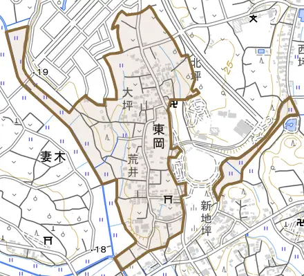 東岡とその周辺の地図。町の範囲を重ねている