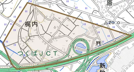梶内とその周辺の地図。町の範囲を重ねている