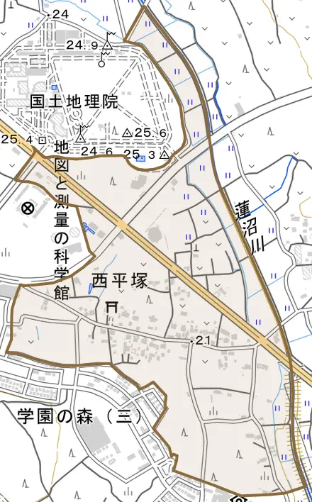 西平塚とその周辺の地図。町の範囲を重ねている