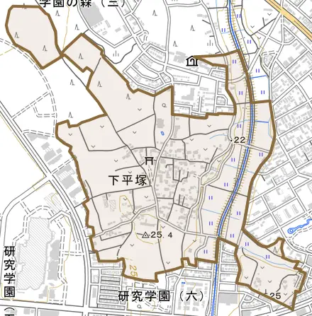 下平塚とその周辺の地図。町の範囲を重ねている
