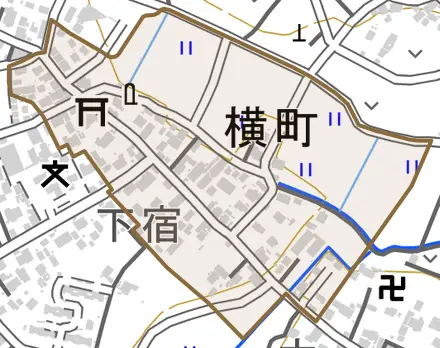 横町とその周辺の地図。町の範囲を重ねている