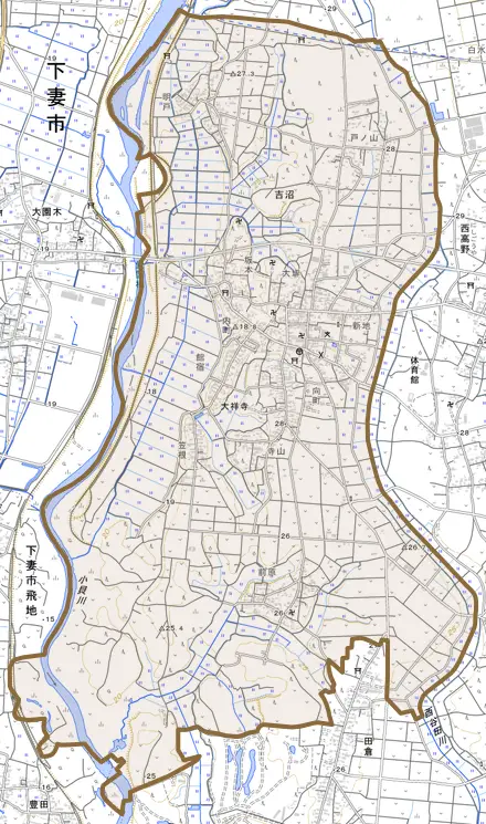 吉沼とその周辺の地図。町の範囲を重ねている