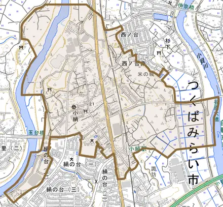 小絹とその周辺の地図。町の範囲を重ねている