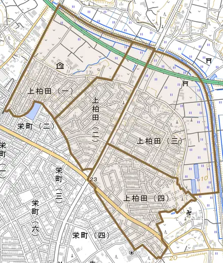 上柏田とその周辺の地図。町の範囲を重ねている