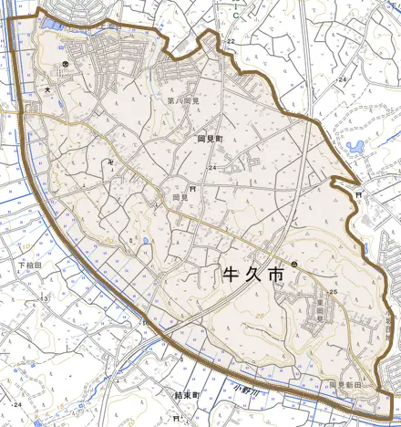 岡見町とその周辺の地図。町の範囲を重ねている