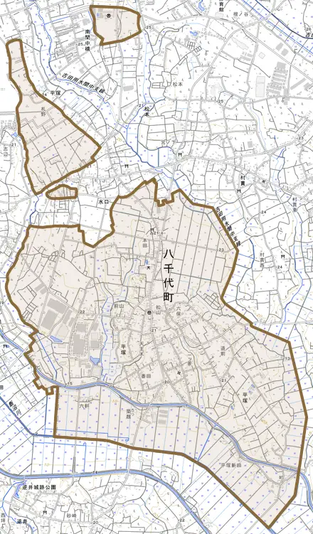 大字平塚とその周辺の地図。町の範囲を重ねている