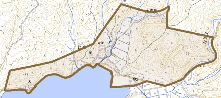 字比良とその周辺の地図。町の範囲を重ねている
