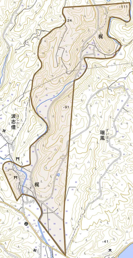 字梶とその周辺の地図。町の範囲を重ねている