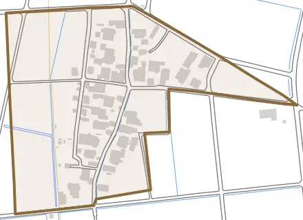 粟原町とその周辺の地図。町の範囲を重ねている