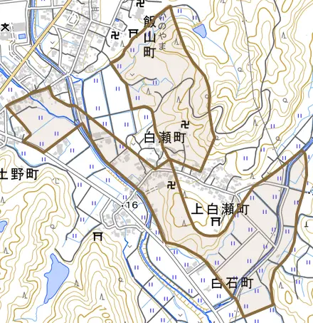 白瀬町とその周辺の地図。町の範囲を重ねている