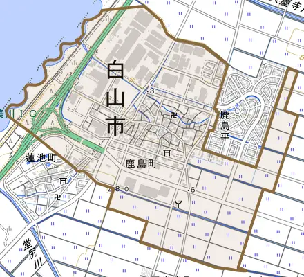 鹿島町とその周辺の地図。町の範囲を重ねている