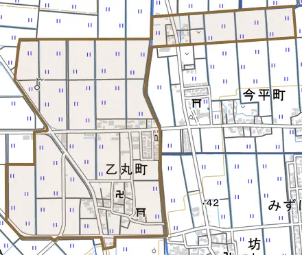 乙丸町とその周辺の地図。町の範囲を重ねている