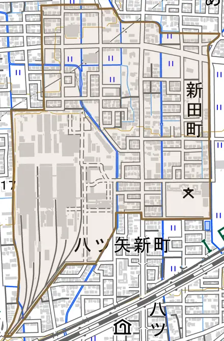 新田町とその周辺の地図。町の範囲を重ねている