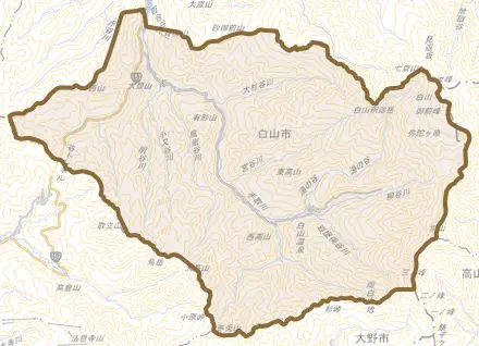 白峰とその周辺の地図。町の範囲を重ねている