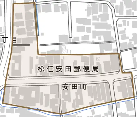 安田町とその周辺の地図。町の範囲を重ねている
