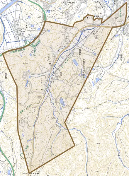 熊坂町とその周辺の地図。町の範囲を重ねている