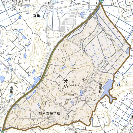 高尾町とその周辺の地図。町の範囲を重ねている