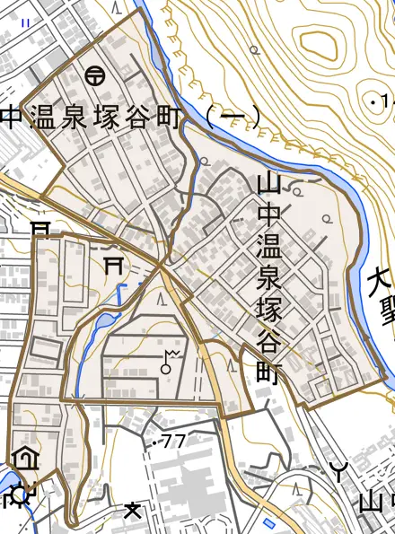 山中温泉塚谷町とその周辺の地図。町の範囲を重ねている