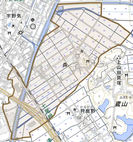 森とその周辺の地図。町の範囲を重ねている