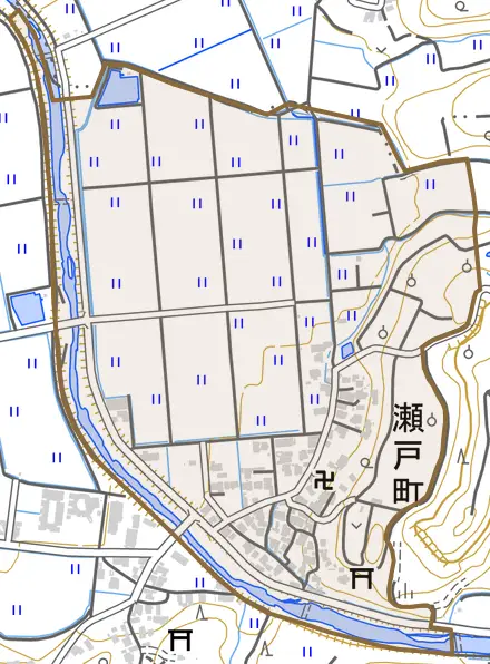 瀬戸町とその周辺の地図。町の範囲を重ねている