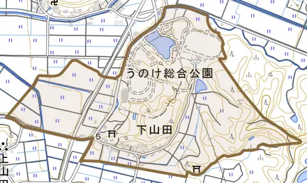 下山田とその周辺の地図。町の範囲を重ねている